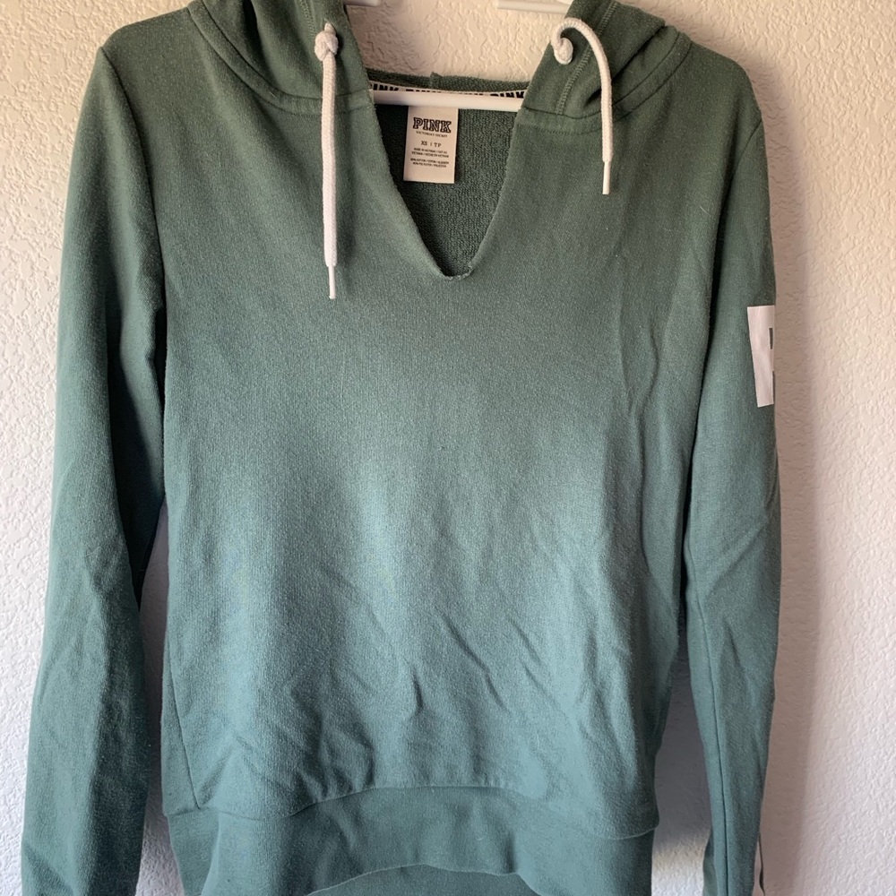 pullover hoodie